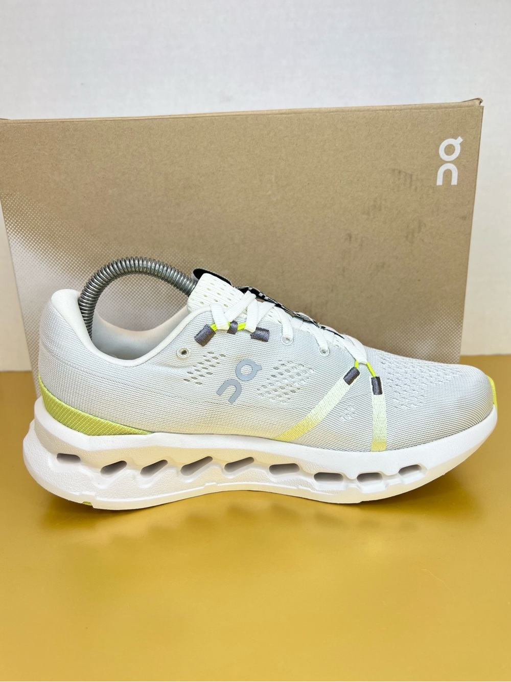 On Running Cloudsurfer Womens Size 8 White/Sand With Box Worn 3x Indoors Only! - Picture 8 of 16